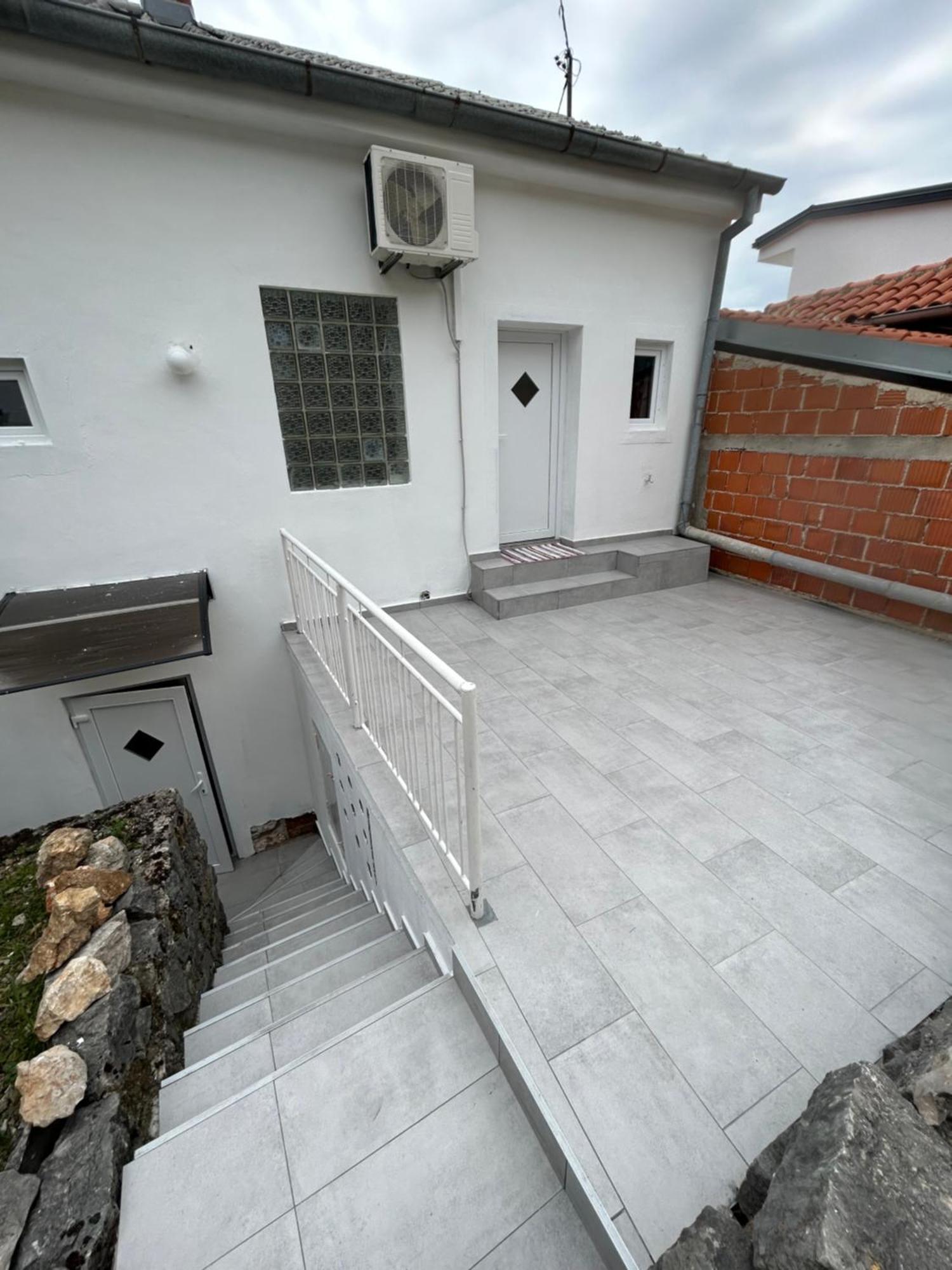 Apartmani ดรามัลย์ ภายนอก รูปภาพ